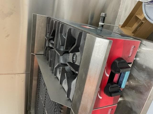 Avantco Chef Series CAG-R-2-12 12" 2 Burner Gas Countertop Range - 50,000 BTU is a good product, its size and capacity also very compatible.