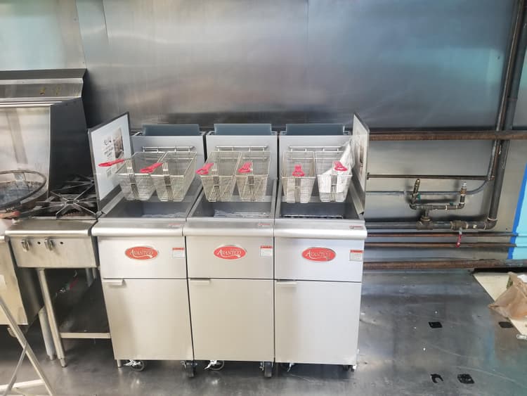 Deep fryer on wheels