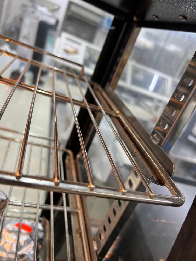 Adjustable rack on right side