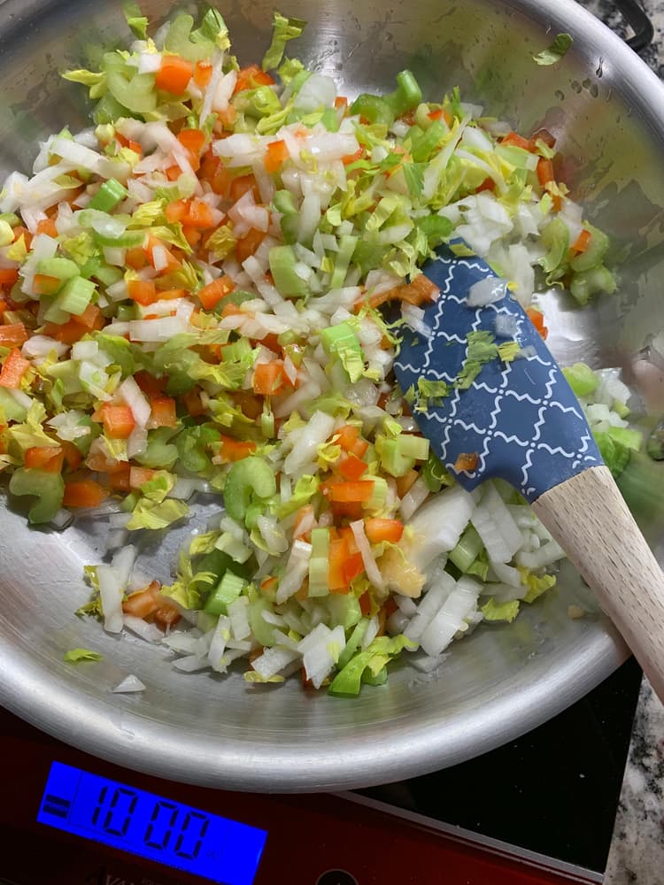 Starting a grillades cook over medium induction powered heat.