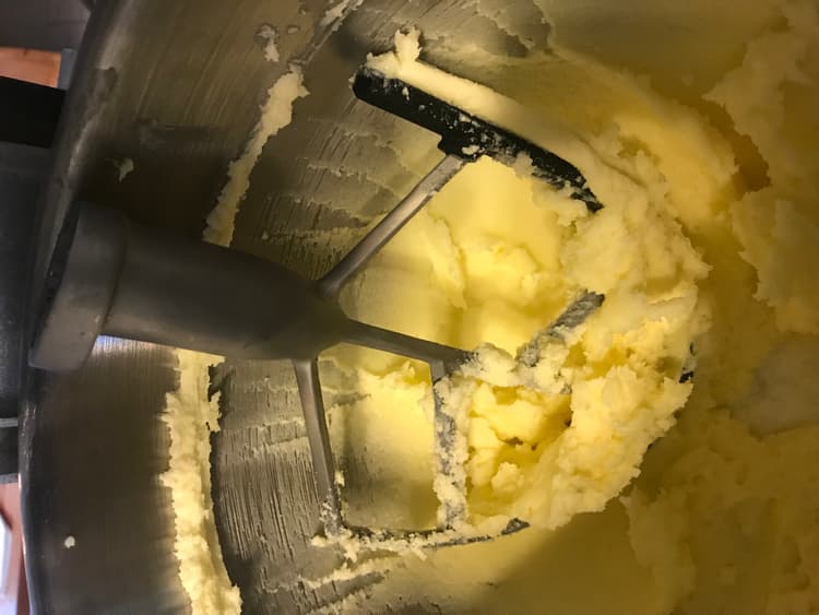 10 Qt. Beater with Flexible Silicone Blade