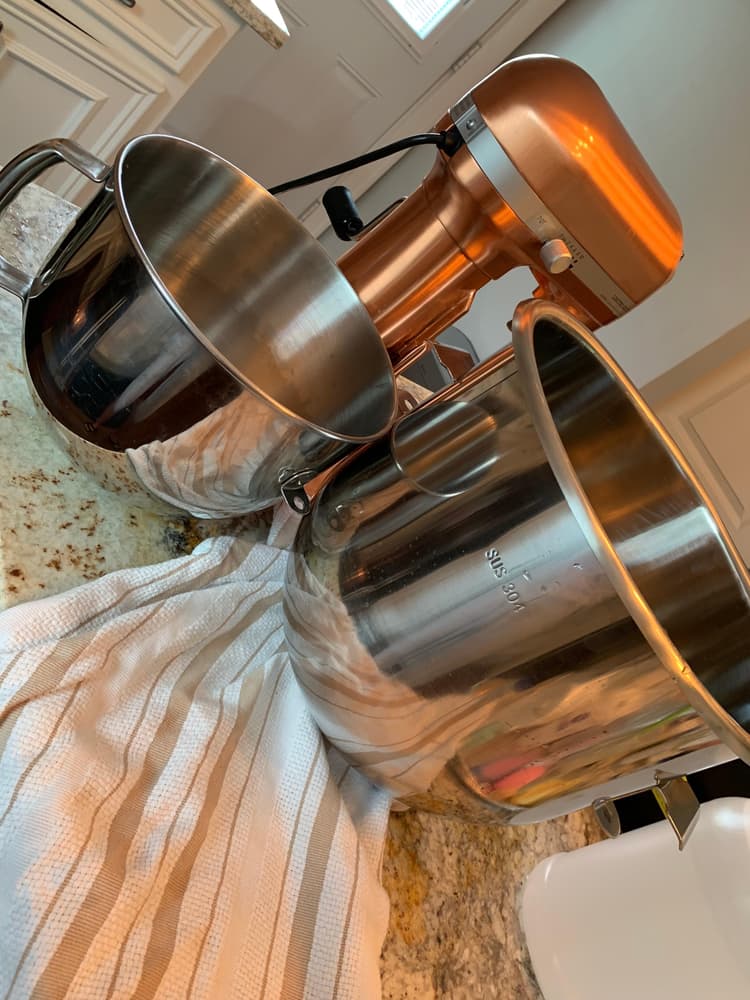 20 qt. vs. 7 qt. mixing bowl